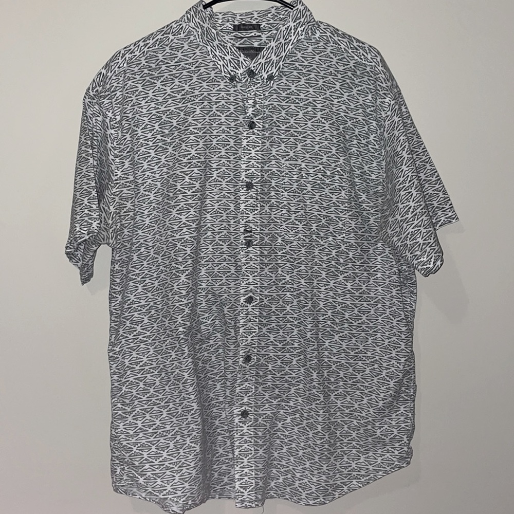 Eddie Bauer Classic Fit Short Sleeve Button Up Shirt — XL